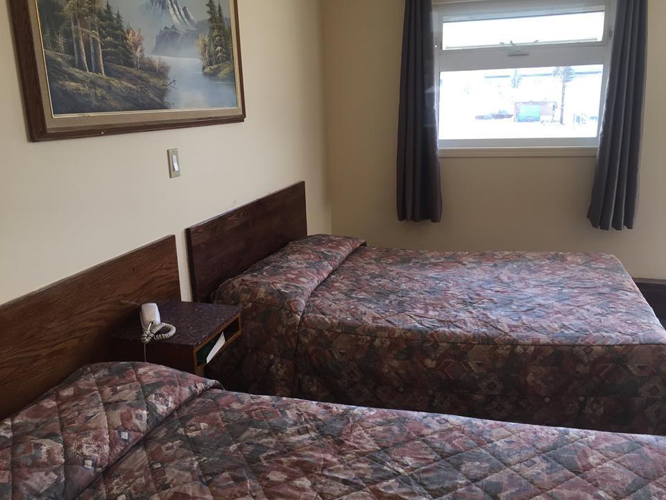 Northern Lites Motel Yellowknife Bagian luar foto