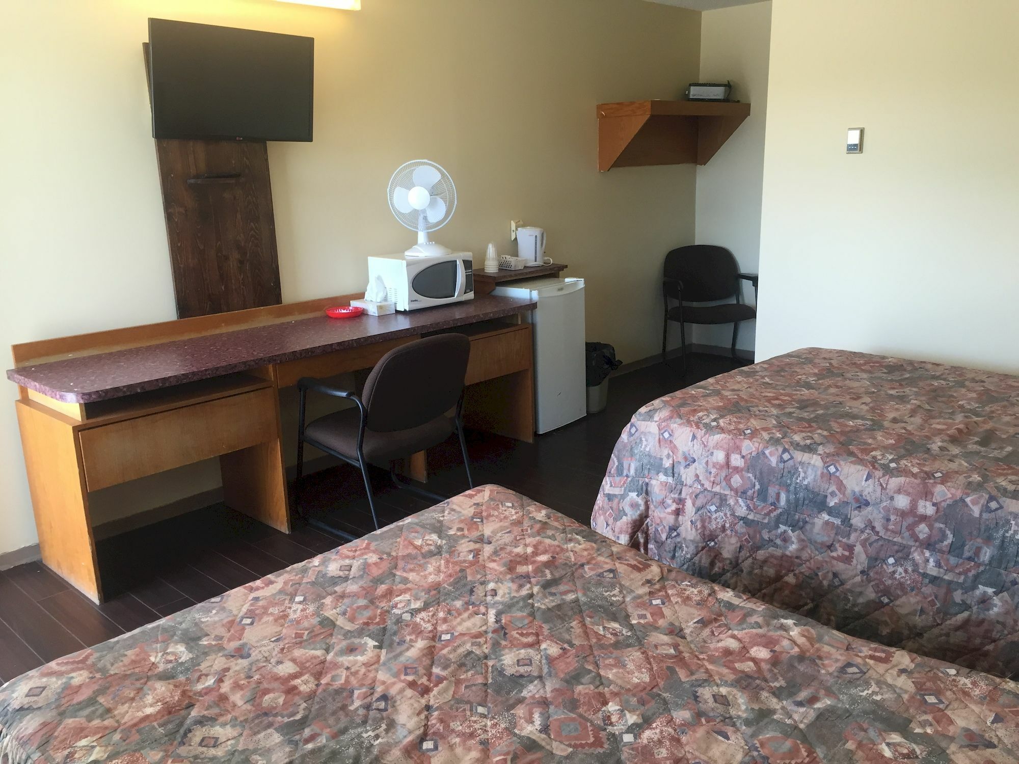 Northern Lites Motel Yellowknife Bagian luar foto